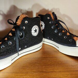 Converse ALL-STAR Chuck Taylor Hi-top Platform Sneaker Men (8.5)/ Women (10.5)